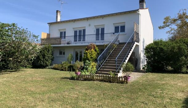 Villa / Maison 8 pièces  à vendre Yves 17340