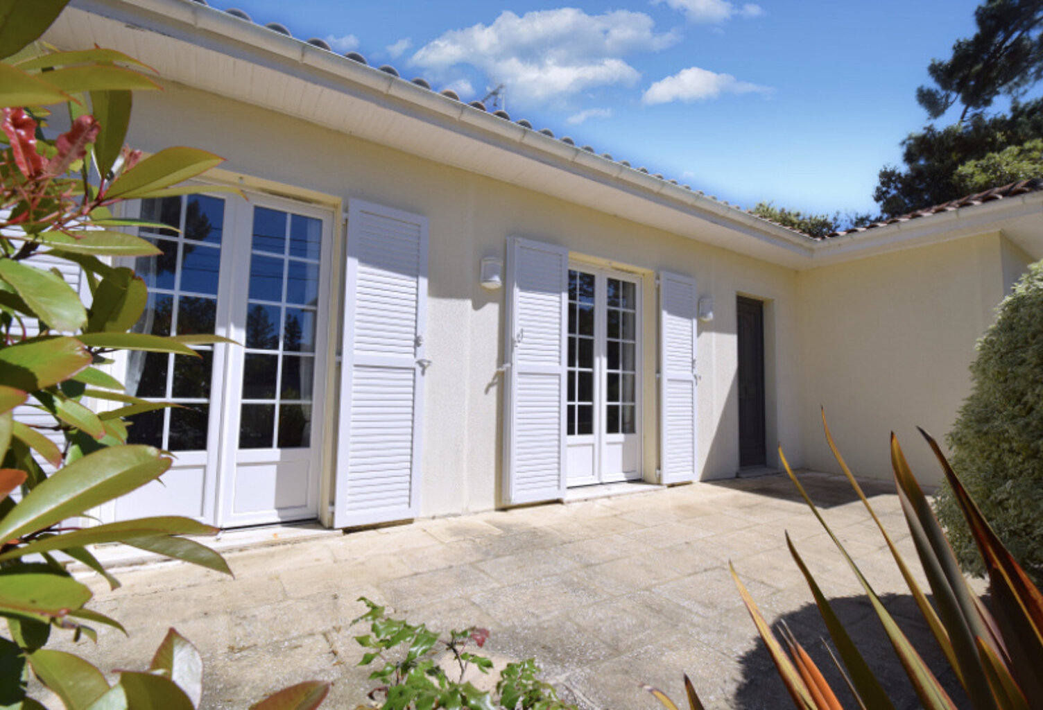  SAINT PALAIS - VAUX SUR MER - MAISON/VILLA - PROCHE PLAGES — photo 1