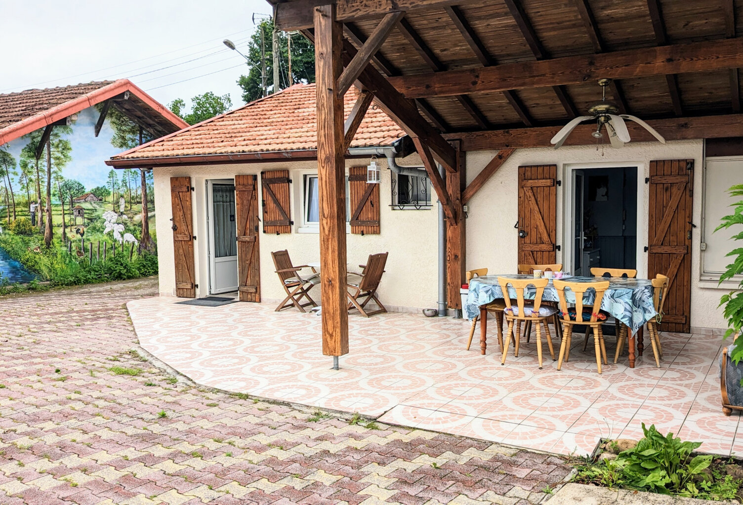 ENSEMBLE IMMOBILIER DE 2 MAISONS AVEC CHALET — photo 1