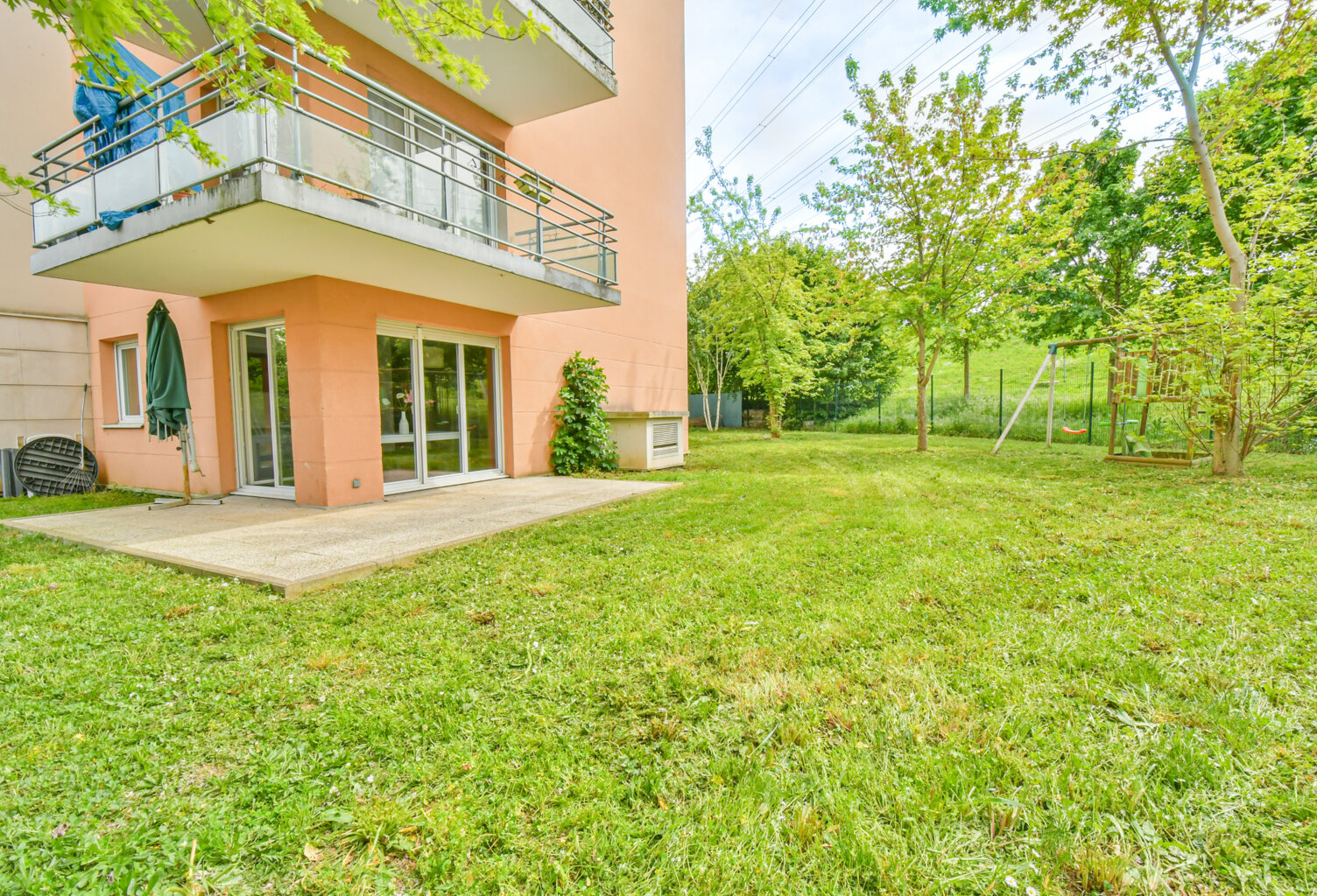 EXCLUSIVITE COBIMMO F4 REZ DE JARDIN — photo 1