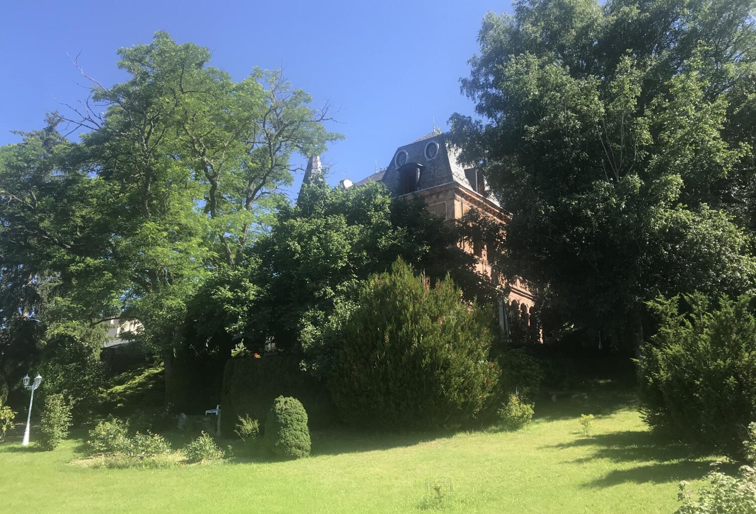 LOZERE splendide hotel particulier -dont potentiel hébergements à développer- avec cette magnifique gentilhommière dans l'arrière pays ! — photo 1
