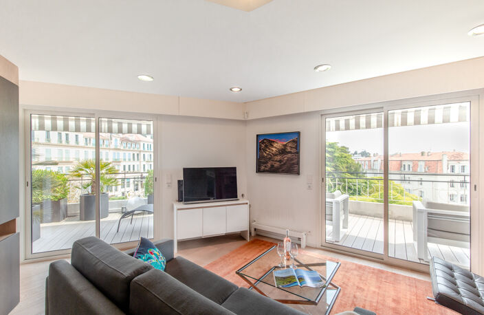SUPERBE APPARTEMENT - 3 PIECES - DERNIER ETAGE - MONTFLEURY — photo 4
