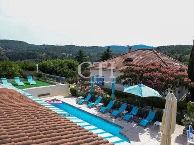 MAISON AVEC VUE PANORAMIQUE, PISCINE ET POTENTIEL LOCATIF — photo du bien