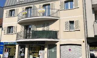 Garage   m² à louer à Pontault-Combault (77340)