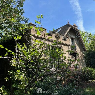 Maison 7 pièces 831600 €