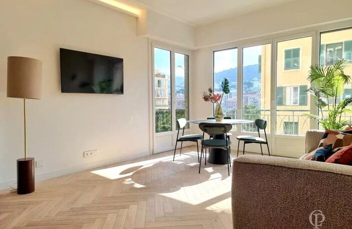 NICE - LE PORT - 3 PIECES - TERRASSE — photo 2