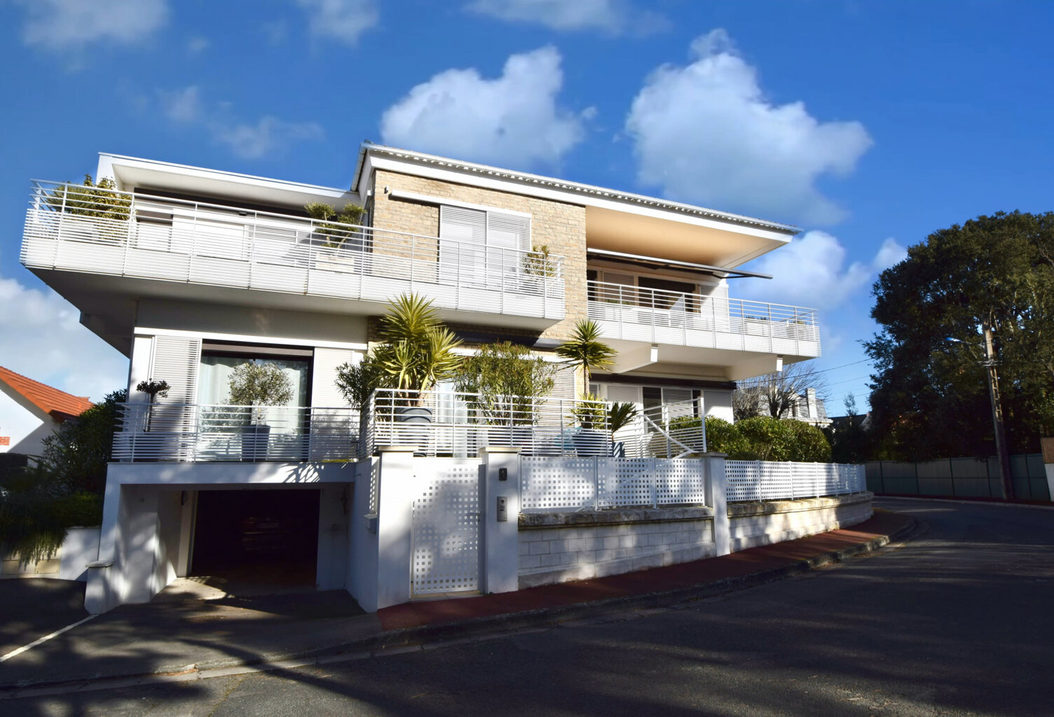 EXCLUSIVITÉ  PONTAILLAC APPARTEMENT 119 M2 PROXIMITÉ PLAGE E — photo 1