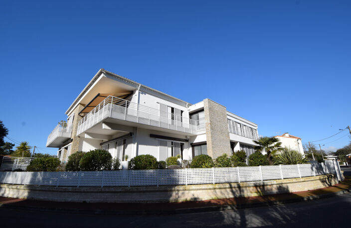 EXCLUSIVITÉ  PONTAILLAC APPARTEMENT 119 M2 PROXIMITÉ PLAGE E — photo 2