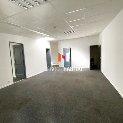 Bureau 70 m²