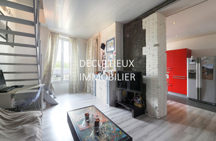 VASTE DUPLEX ATYPIQUE T2 Bis VILLEURBANNE-CHARPENNES (69100) — photo 2
