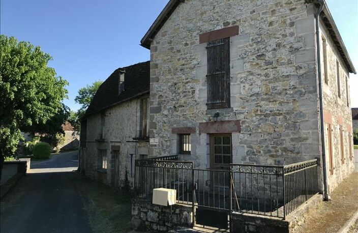 Maison de bourg de 10 pièces principales — photo 2