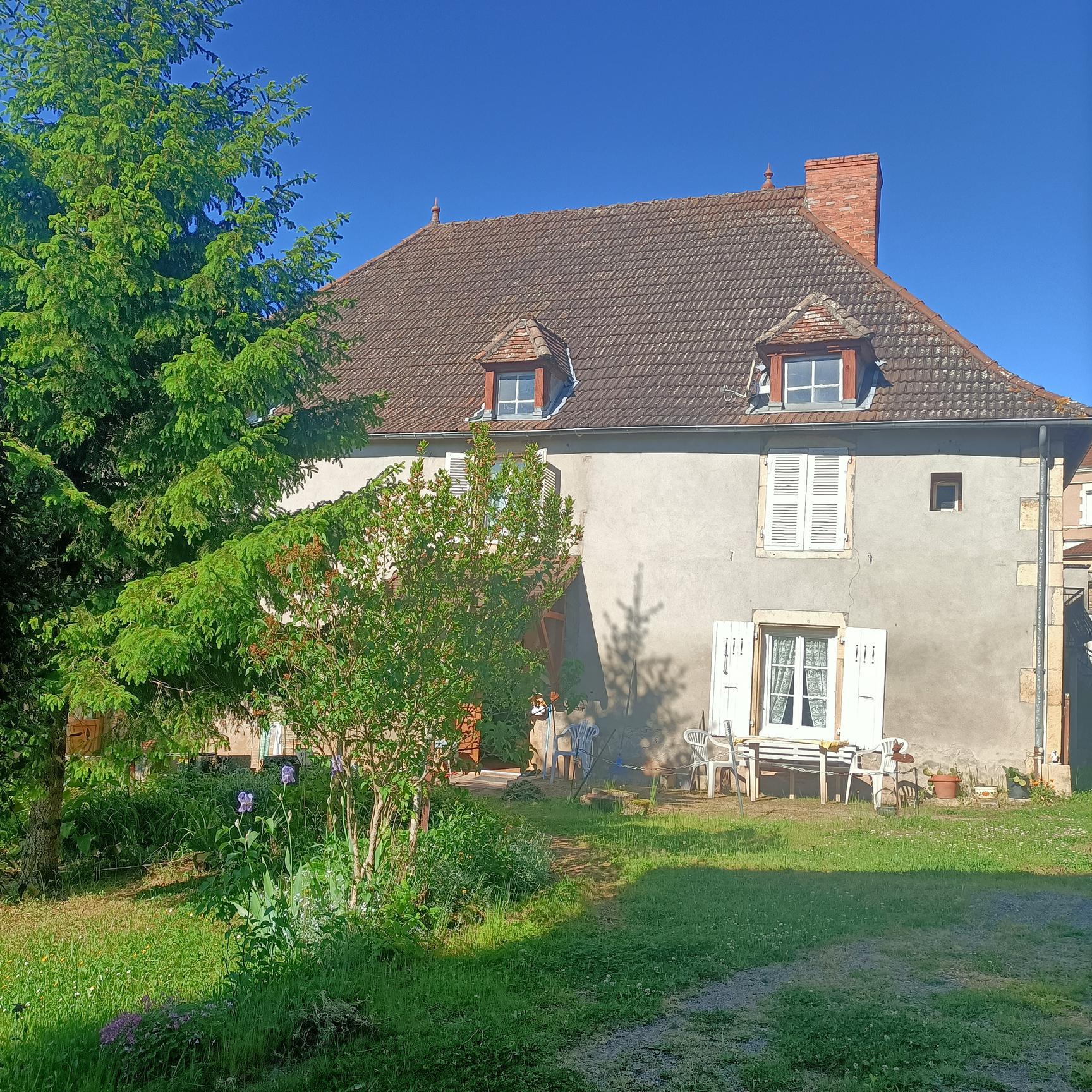 Photo Vente Propriété 200 m² à Chauffailles 232 000 ¤ image 1/4