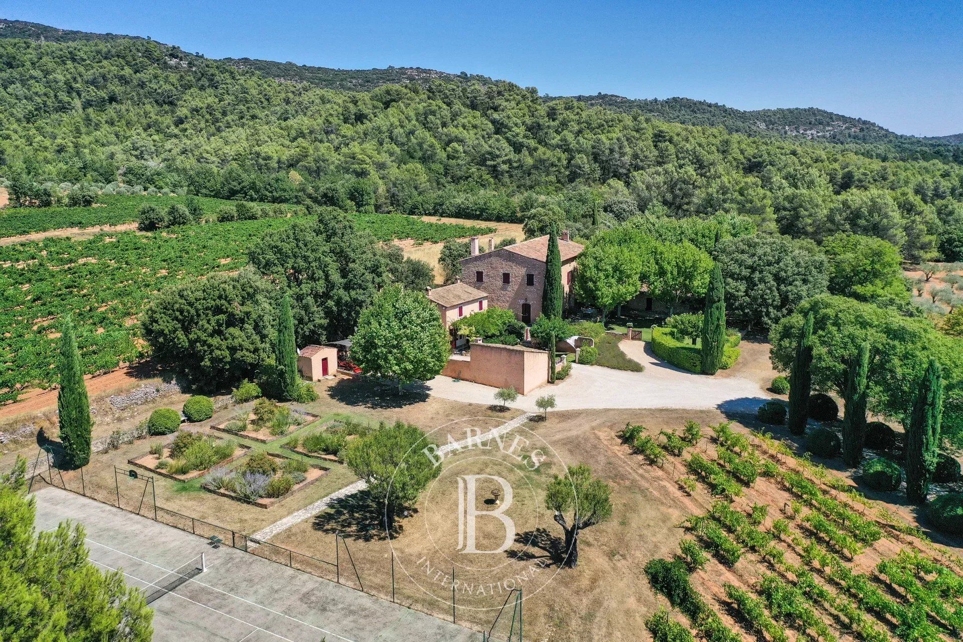 Villa / Maison 11 pièces  à vendre Aix-en-Provence 13100