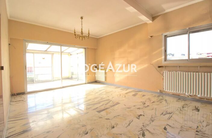 VENTE APPARTEMENT TOIT TERRASSE - 2 CHAMBRES À RÉNOVER - 3 PARKI — photo 4