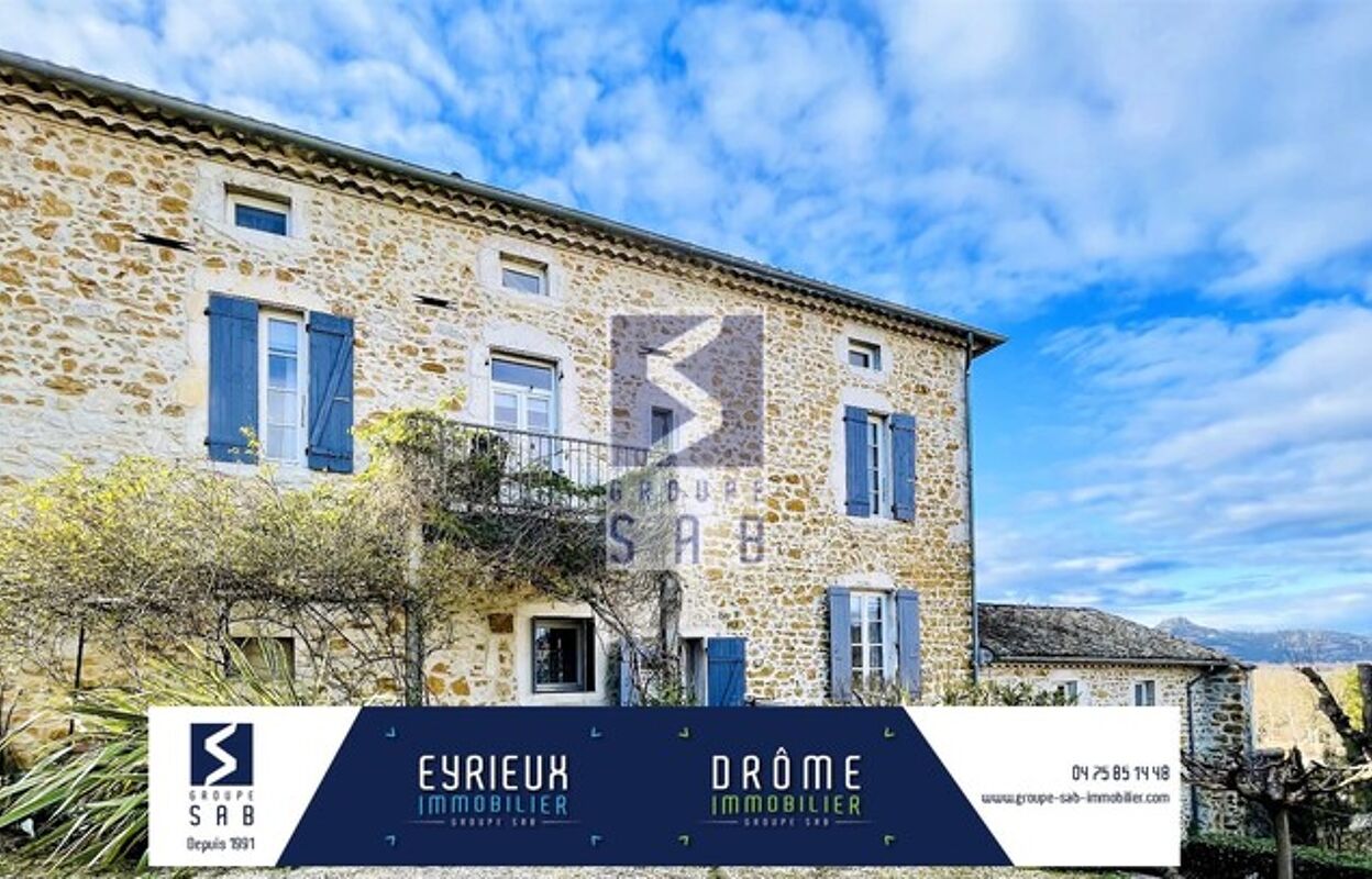 maison 20 pièces 720 m2 à vendre à Vallon-Pont-d'Arc (07150)