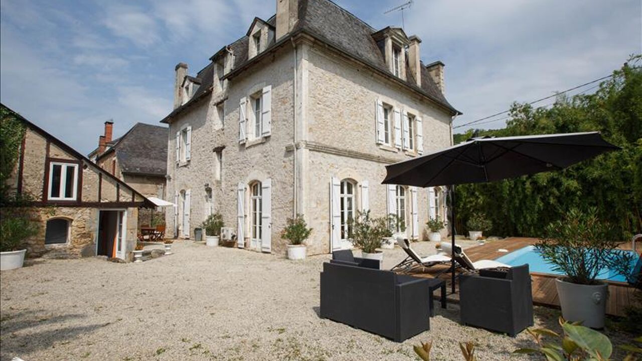 maison 11 pièces 329 m2 à vendre à Saint-Denis-Lès-Martel (46600)