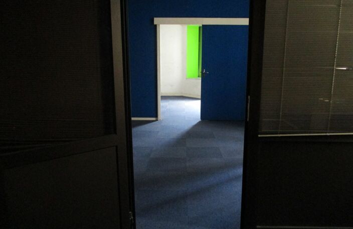 Local commercial — photo 2