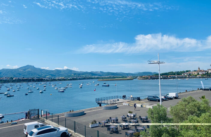 IMMEUBLE DE 135M2 SITUE AU PORT DE LA FLORIDE AVEC VUE MAGNI — photo 2