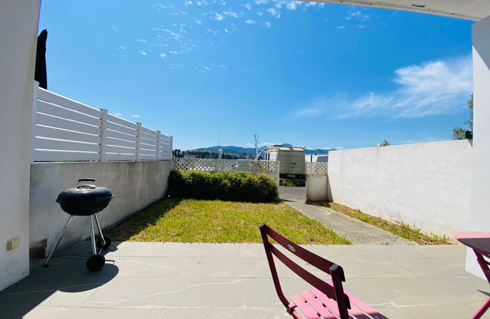 IMMEUBLE DE 135M2 SITUE AU PORT DE LA FLORIDE AVEC VUE MAGNI — photo 4