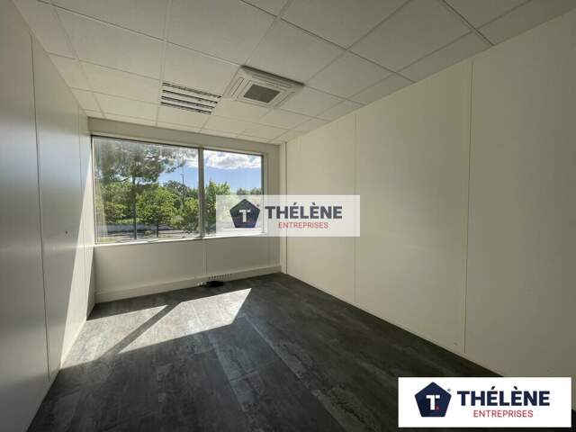 BUREAUX à LOUER — photo du bien
