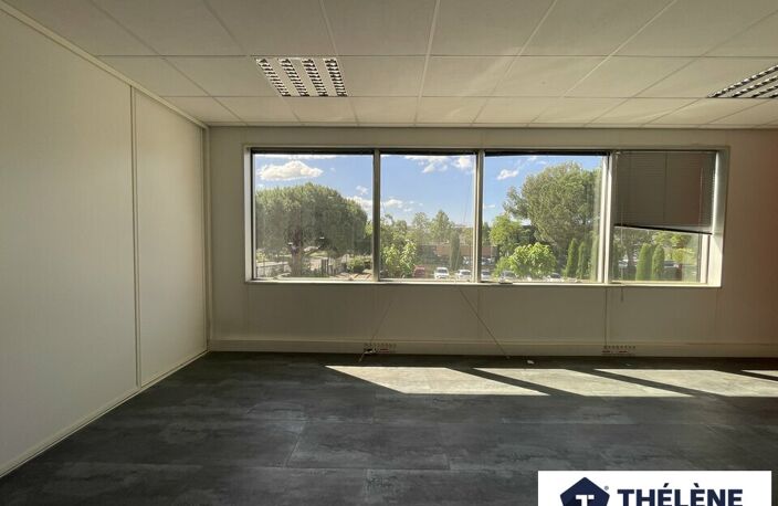 BUREAUX à LOUER — photo 3