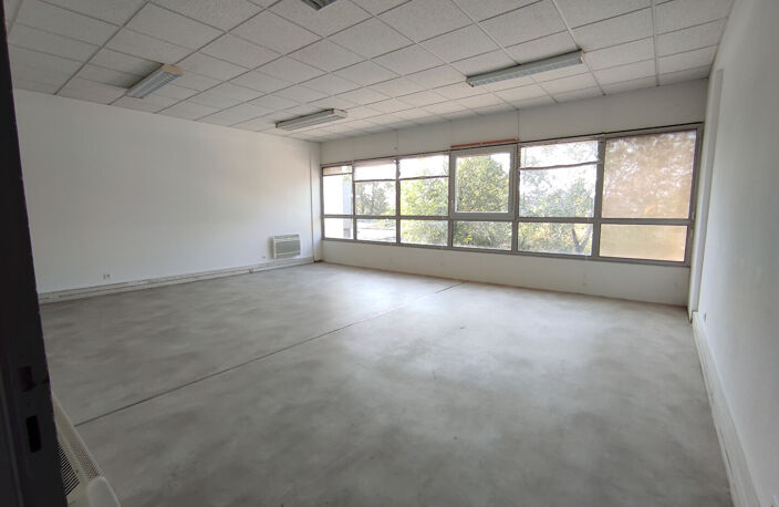 A vendre Bureaux N°11: 40 m2 loué à Bruges — photo 5