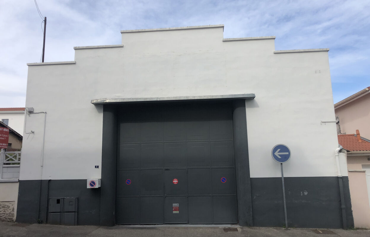 commerce  pièces 250 m2 à vendre à Craponne (69290)