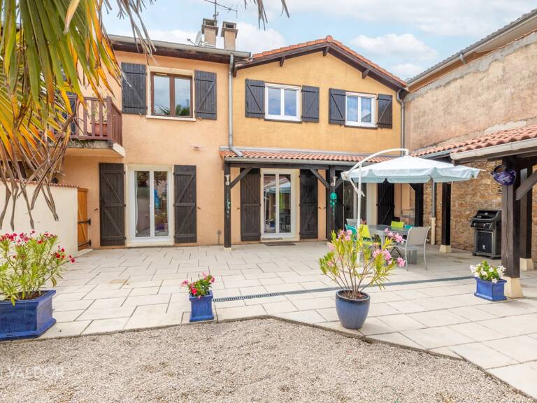 Maison duplex avec cour et jardin, au coeur de Villefranche. — photo 1