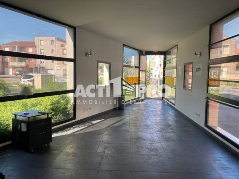Bureaux à louer — photo 1