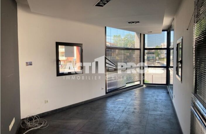 Bureaux à louer — photo 3