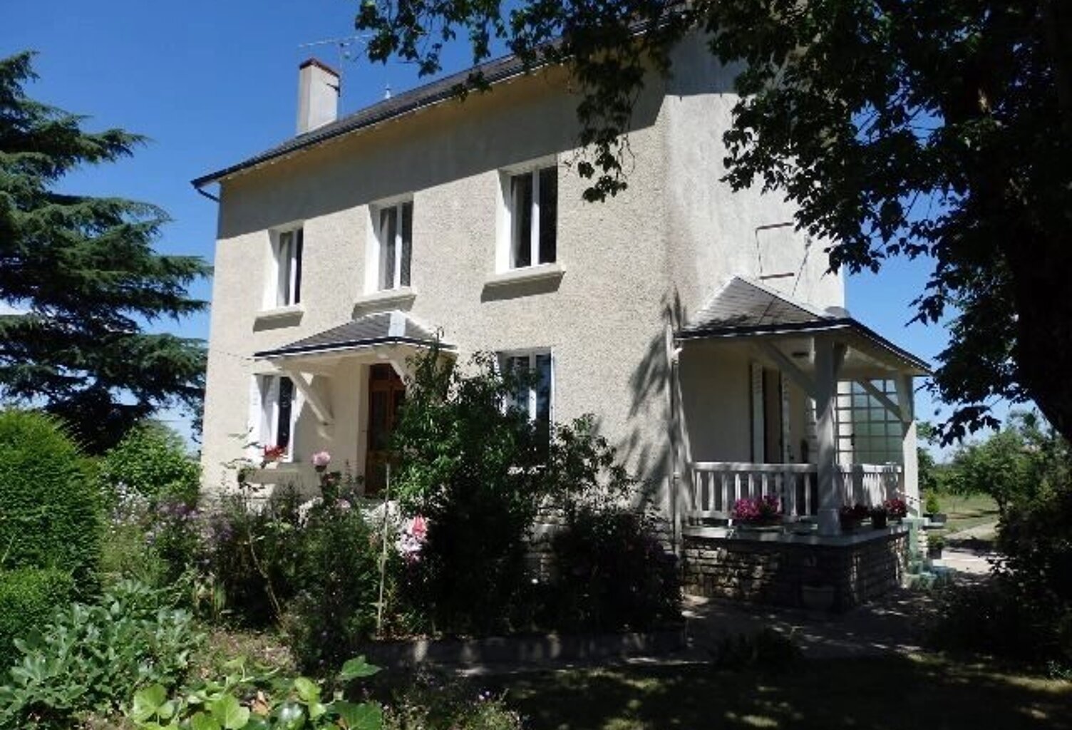 A vendre Maison avec dépendances à Millac dans la Vienne — photo 1