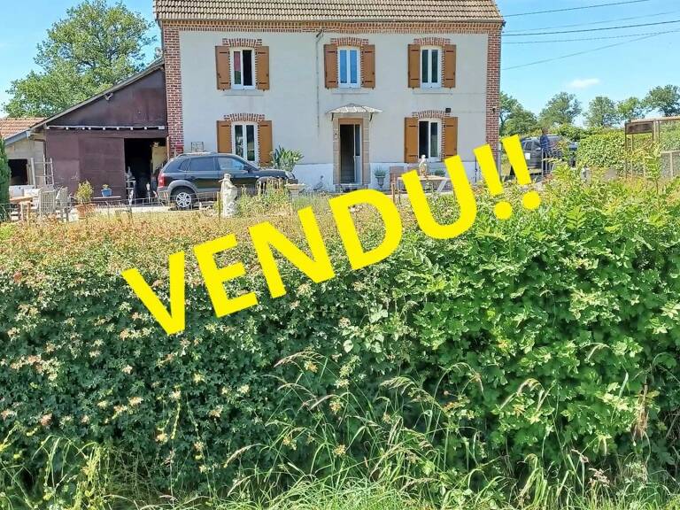 A vendre en  Creuse maison de bourg avec 1800m² de terrain. — photo 1