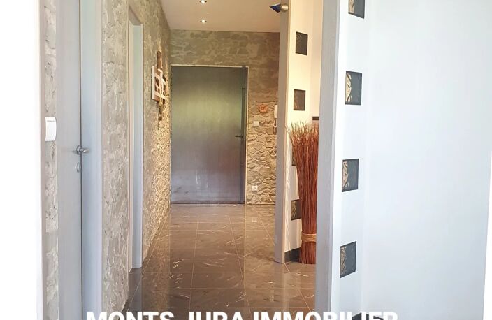 APPARTEMENT DE TYPE 5 (CENTRE VILLE) — photo 2