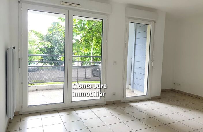 APPARTEMENT DE TYPE 2 + 2 PLACES DE PARKING PRIVATIVES — photo 2