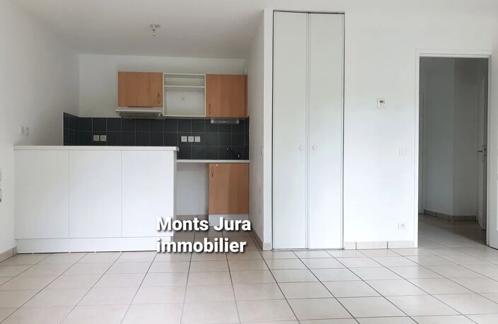 APPARTEMENT DE TYPE 2 + 2 PLACES DE PARKING PRIVATIVES — photo 3