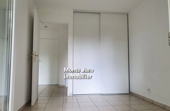 APPARTEMENT DE TYPE 2 + 2 PLACES DE PARKING PRIVATIVES — photo 5