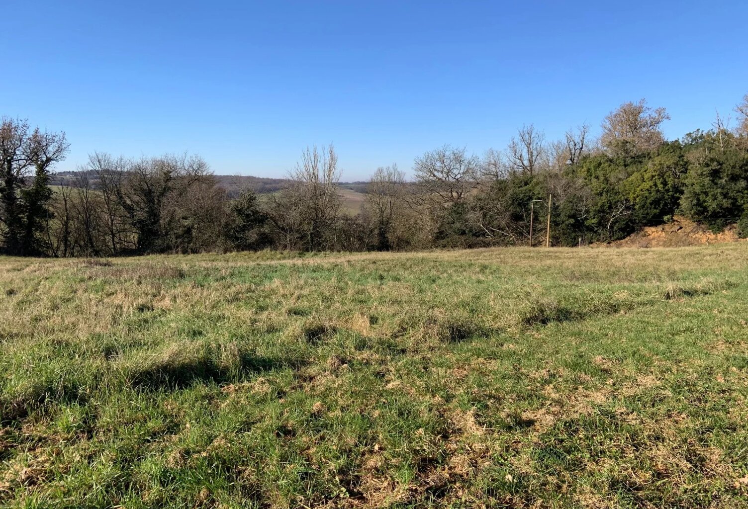 Terrain avec CU et viabilisé proche de Lavit — photo 1