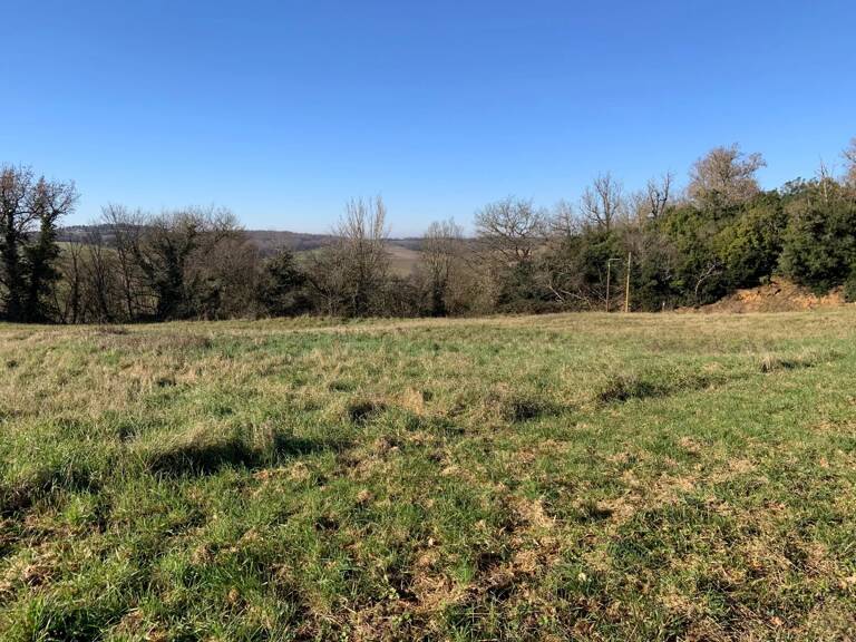 Terrain avec CU et viabilisé proche de Lavit — photo 1