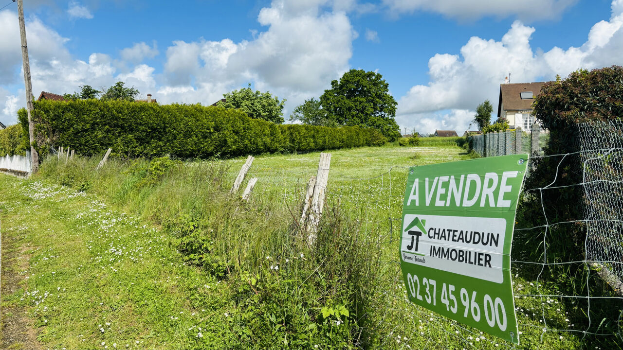 terrain  pièces 910 m2 à vendre à Cloyes-sur-le-Loir (28220)