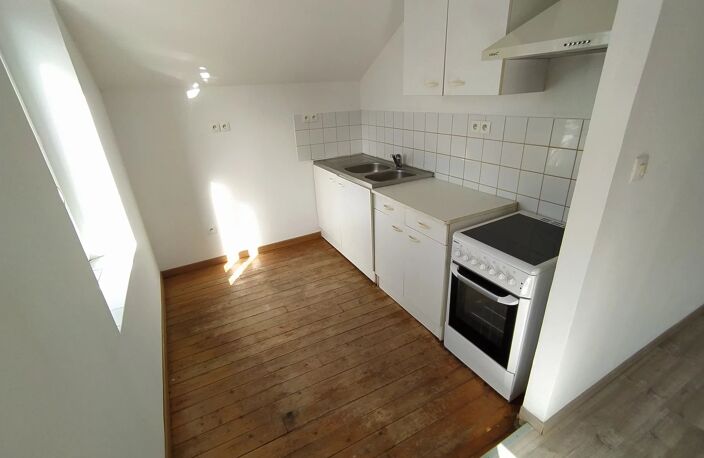 Location appartement   à Hirson (02500) — photo 3