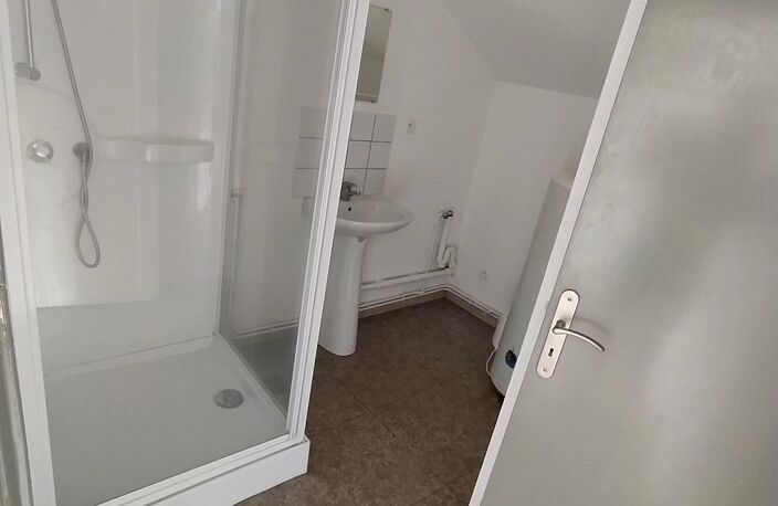 Location appartement   à Hirson (02500) — photo 4