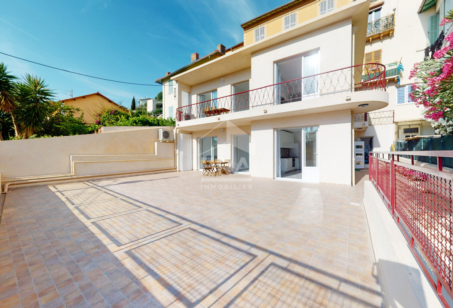 NICE - PARC IMPÉRIAL : MAGNIFIQUE MAISON DE 166.71 M² DIVISÉE EN 3 APPARTEMENTS AVEC GARAGES — photo 1