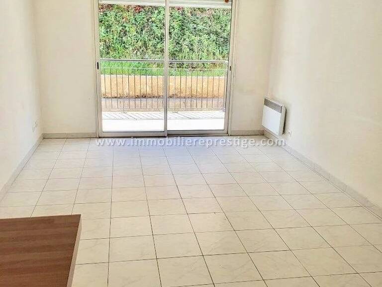 2 pièces avec terrasse et stationnement — photo 1