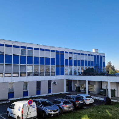 Bureau 139 m²