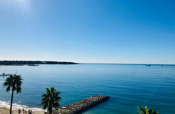 JUAN PENTHOUSE SUR L'EAU T5/T6 DE 170m2 TERRASSE DE 250m2 VU — photo 2