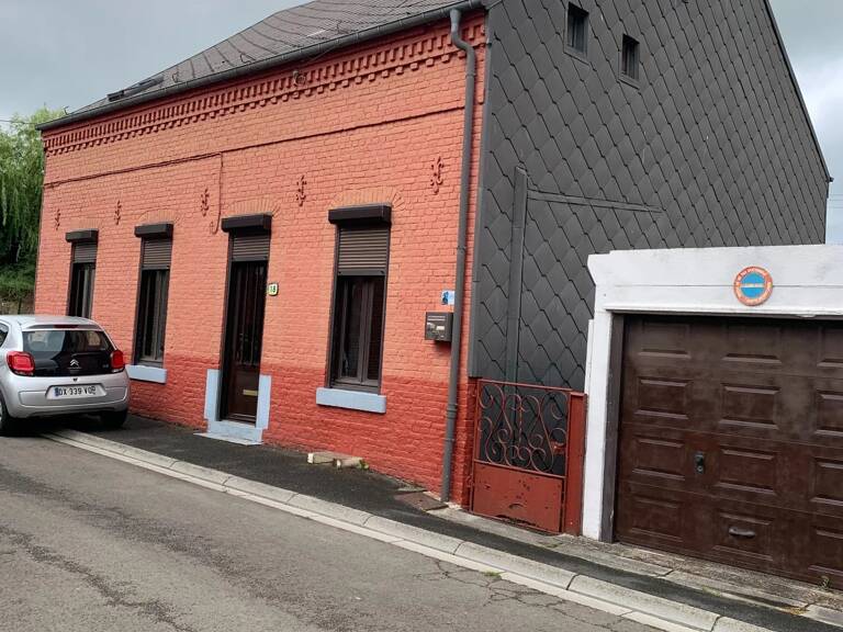 Maison avec beau potentiel — photo 1