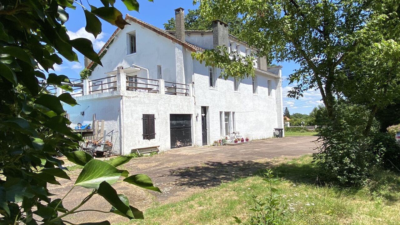 maison 9 pièces 280 m2 à vendre à Piégut-Pluviers (24360)