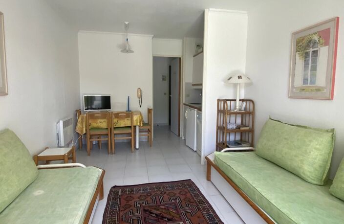 APPARTEMENT EN RDJ - COPROPRIETE AVEC PISCINE — photo 2