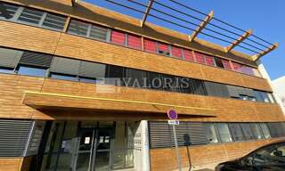 Bureau  305 m² à louer à Saint-Priest (69800)