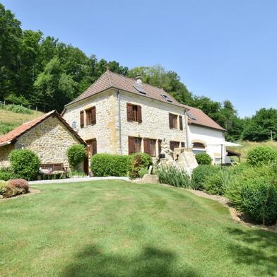 Maison 9 pièces 300000 €